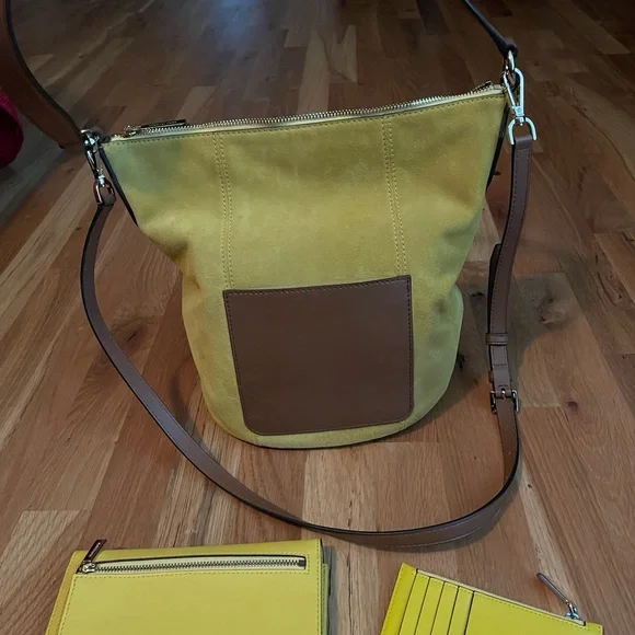 Michael Kors bag and 2 wallets - Picture 2 of 6